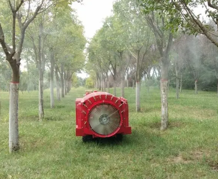 超声波传感器用于检测喷雾机至果树树冠间的距离