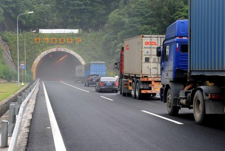 气体传感器在保障公路隧道交通安全中的重要作用
