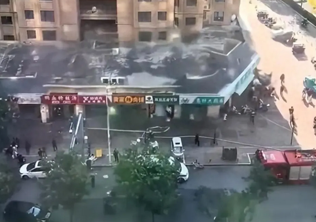济南临街餐饮店发生爆炸